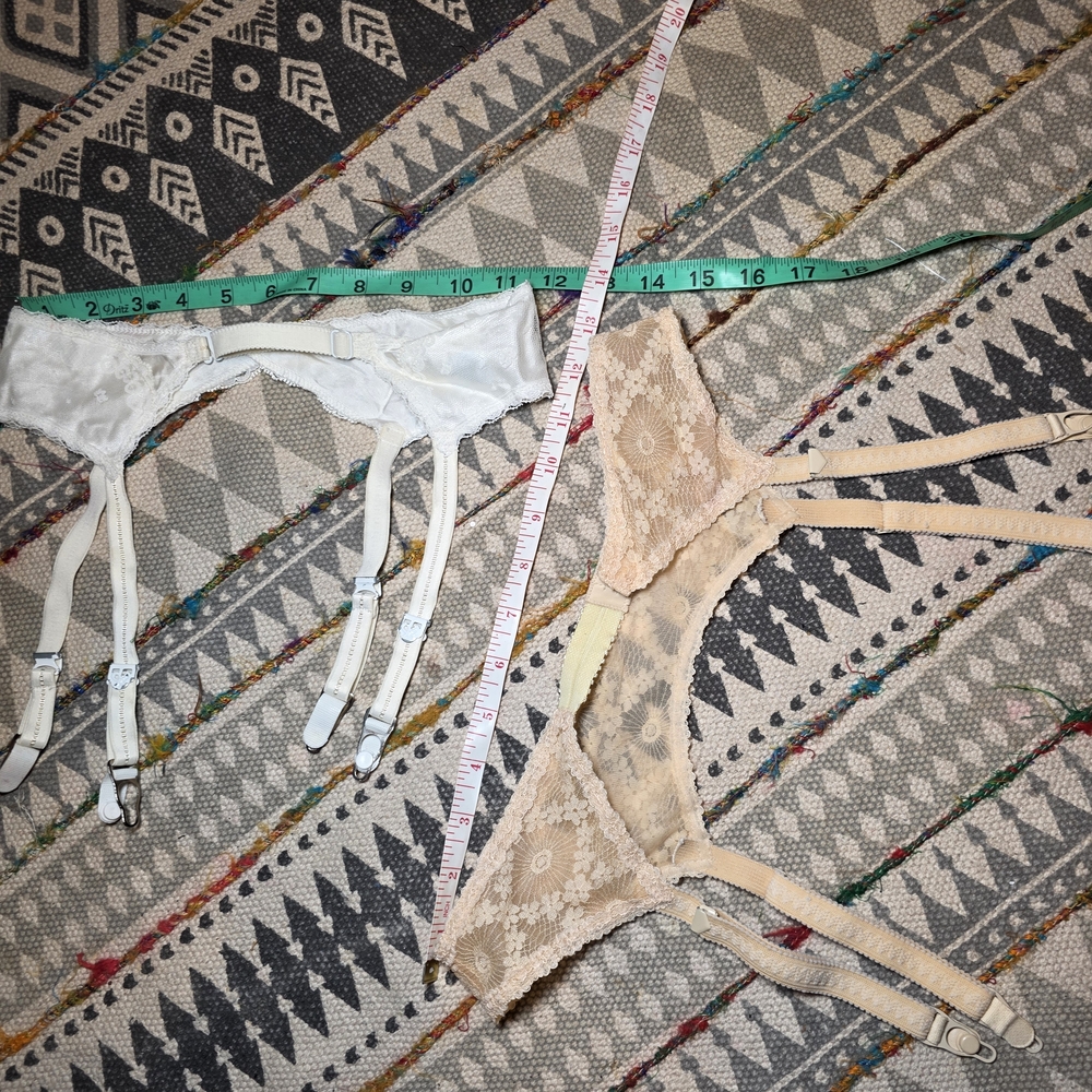 Lace Garter Belt Set in White and Beige - Picture 7 of 7